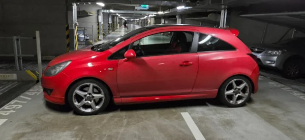 Opel Corsa OPC odkupiony na Ursynowie w garażu podziemnym